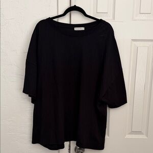 Zenana Outfitters Black Crewneck Tee